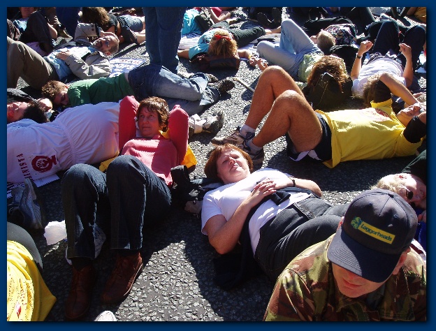 602x451 pixels (169K)